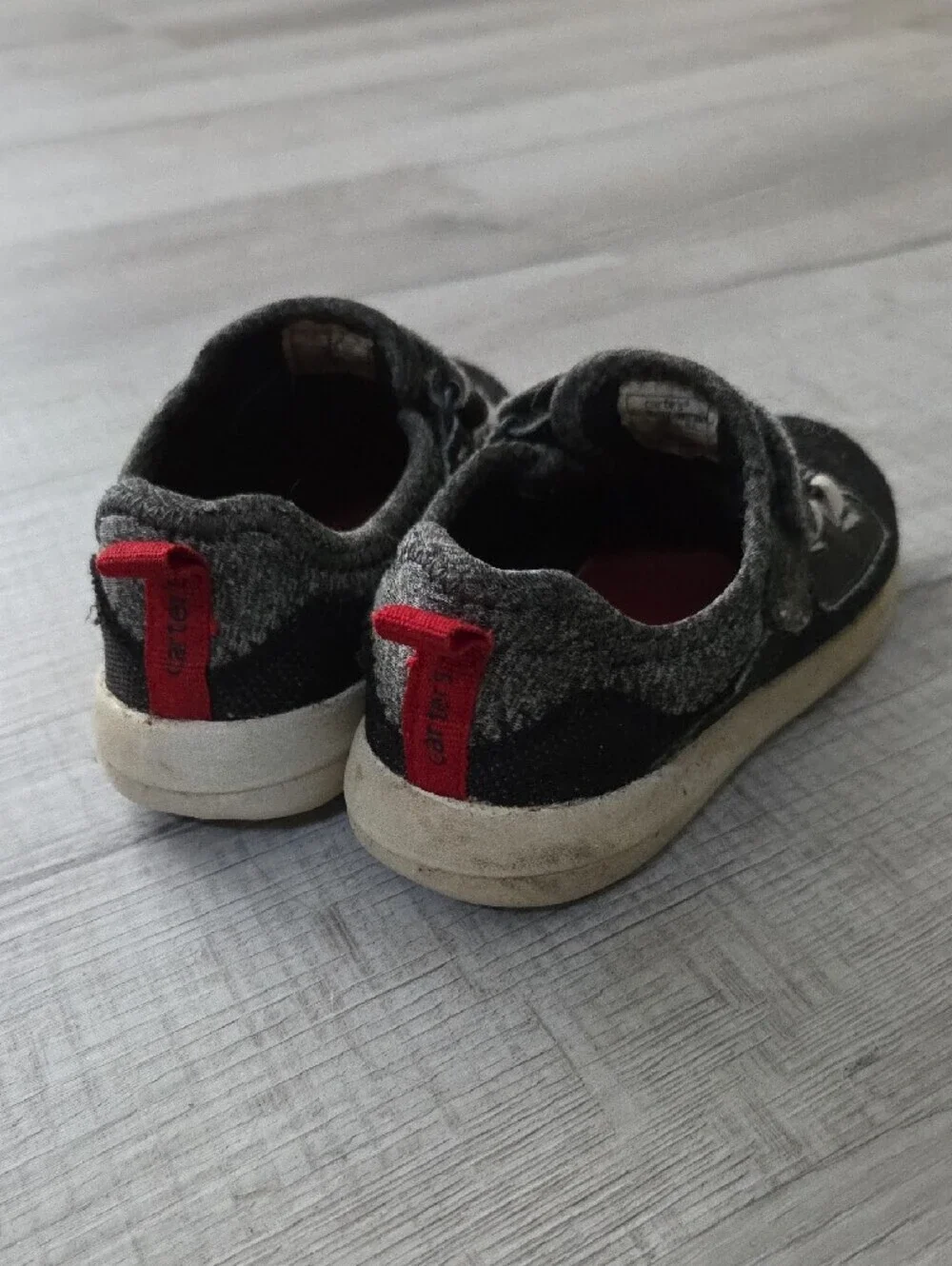 Carter's Black and Red Kids Hook-and-Loop Sneakers Size 9